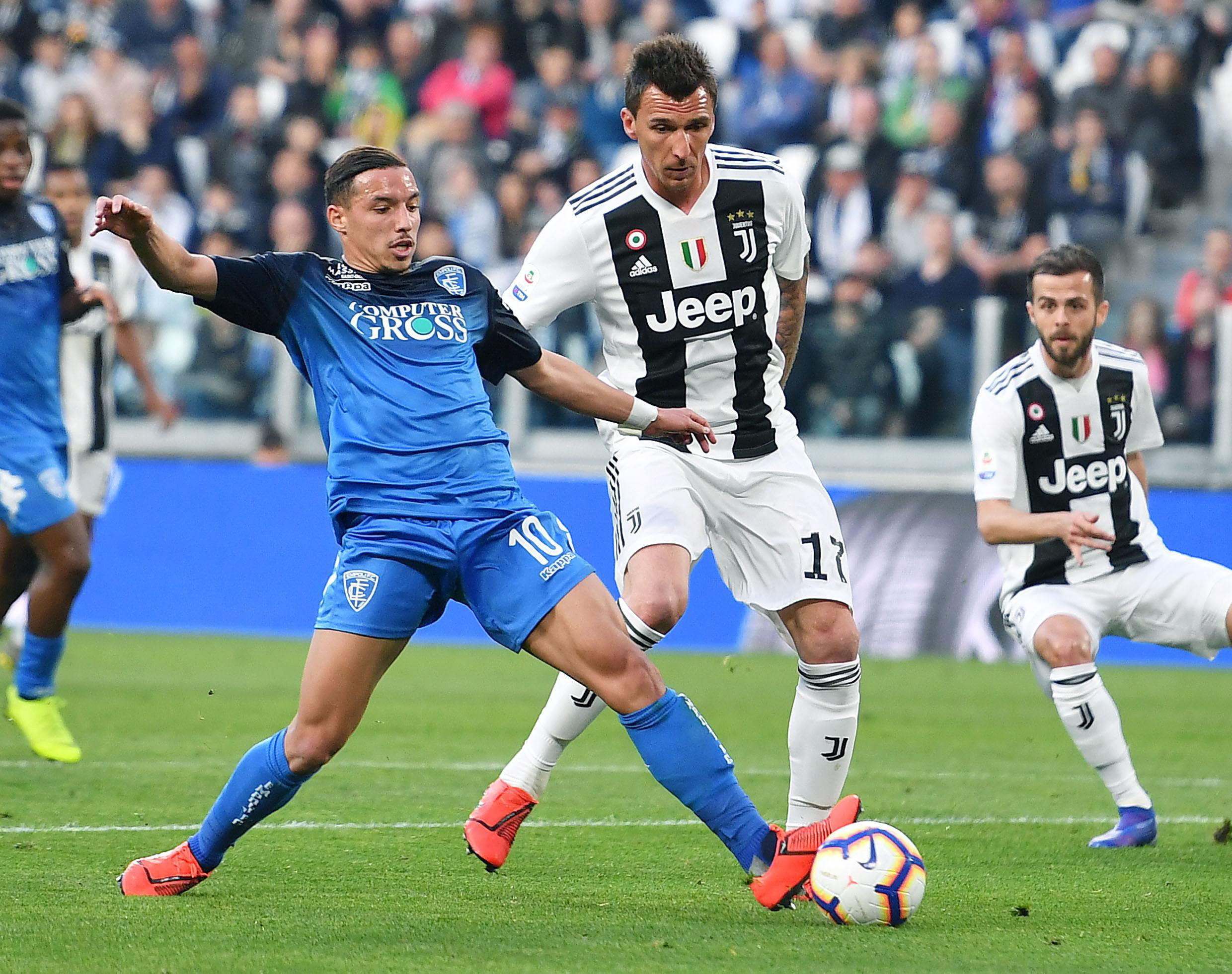 很多人问我如何评价梅西夺冠，评价什么？哪怕你再不...