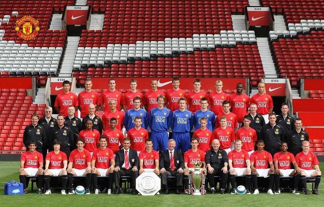 拉拉维亚晒照庆祝客场之旅结束