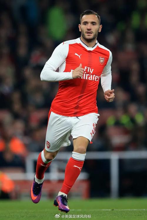 赫内斯：孔帕尼有两三个优点，他只谈论足球不给记者提供素材