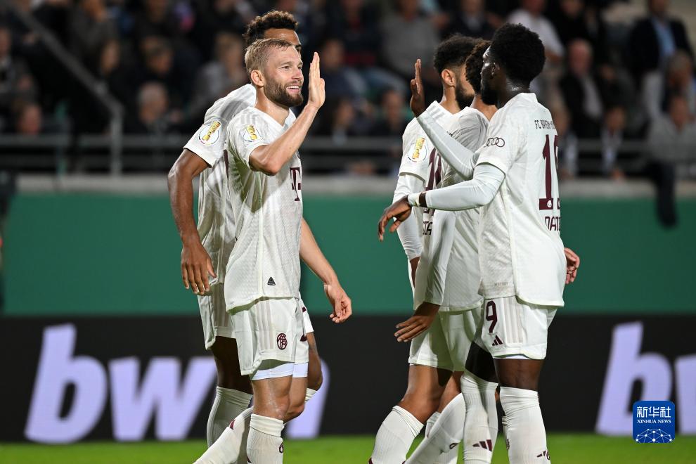 避免附加赛停赛，意媒：染黄的泽林斯基可能轮休波兰末轮比赛