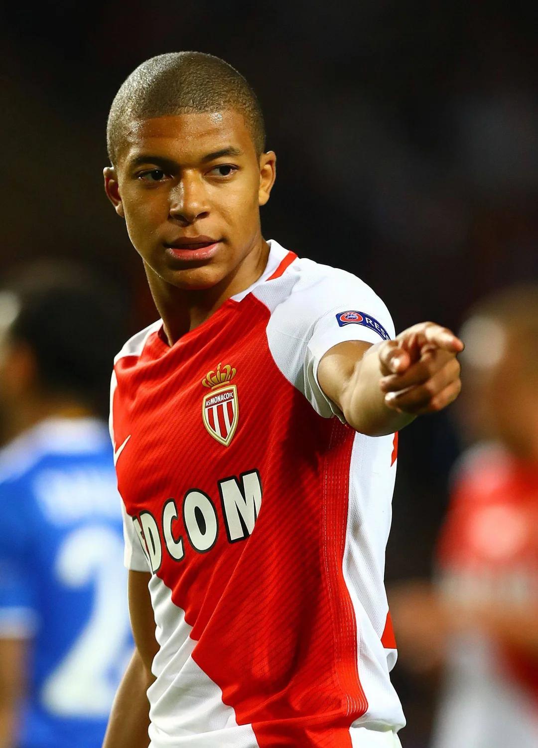 尼古拉斯·佩佩：C罗远不及梅西，圈内所有人都说梅西更好