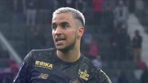 半场战报：温哥华白浪2-0洛杉矶，拉沃尔达、萨比建功