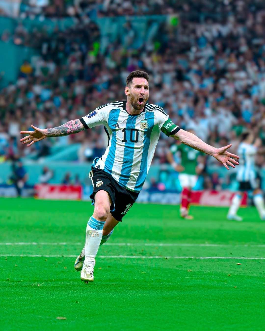 男子下棋时吸烟不慎引燃衣物