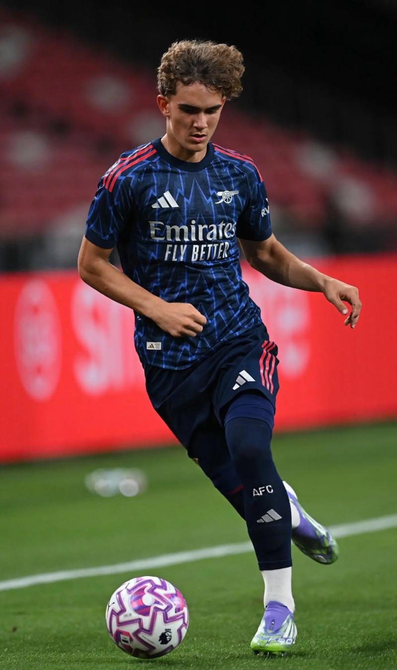 1-3爆冷输球！切尔西七场不败终结，利兹联保级希望大增