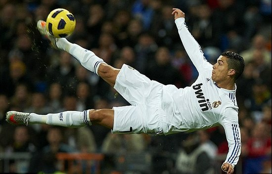 都体：佛罗伦萨球迷说DV9是“吉普赛人”，俱乐部被罚款2万欧