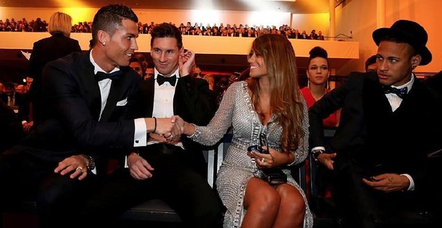 安东尼奥：王钰栋身体和精神都很疲劳，我们决定让他休息