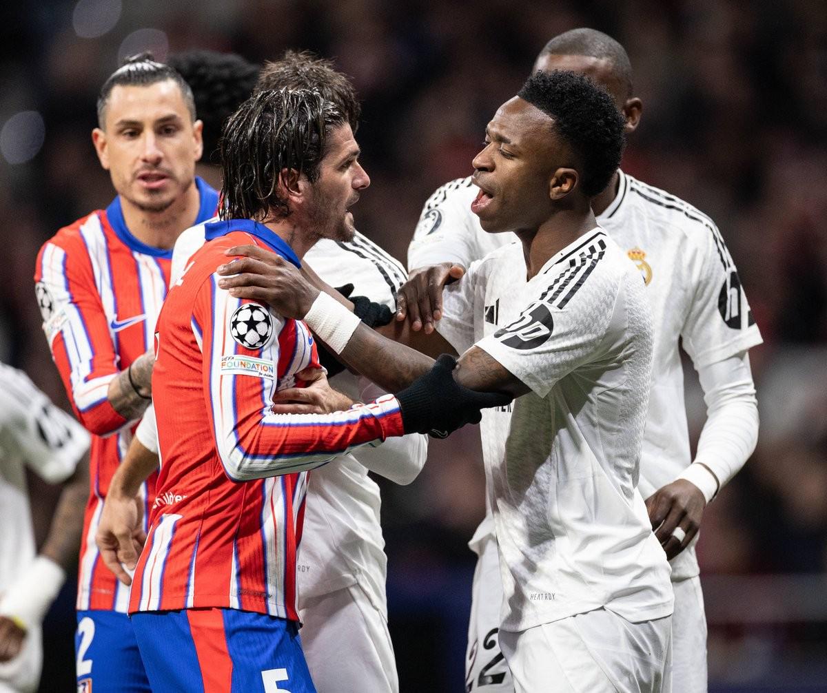 14场0球！全队最低分！皇马1.5亿巨星已59天没进球 向对手竖3手指