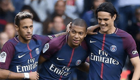 NBA半场：巴恩斯14分，马刺77-57领先鹈鹕